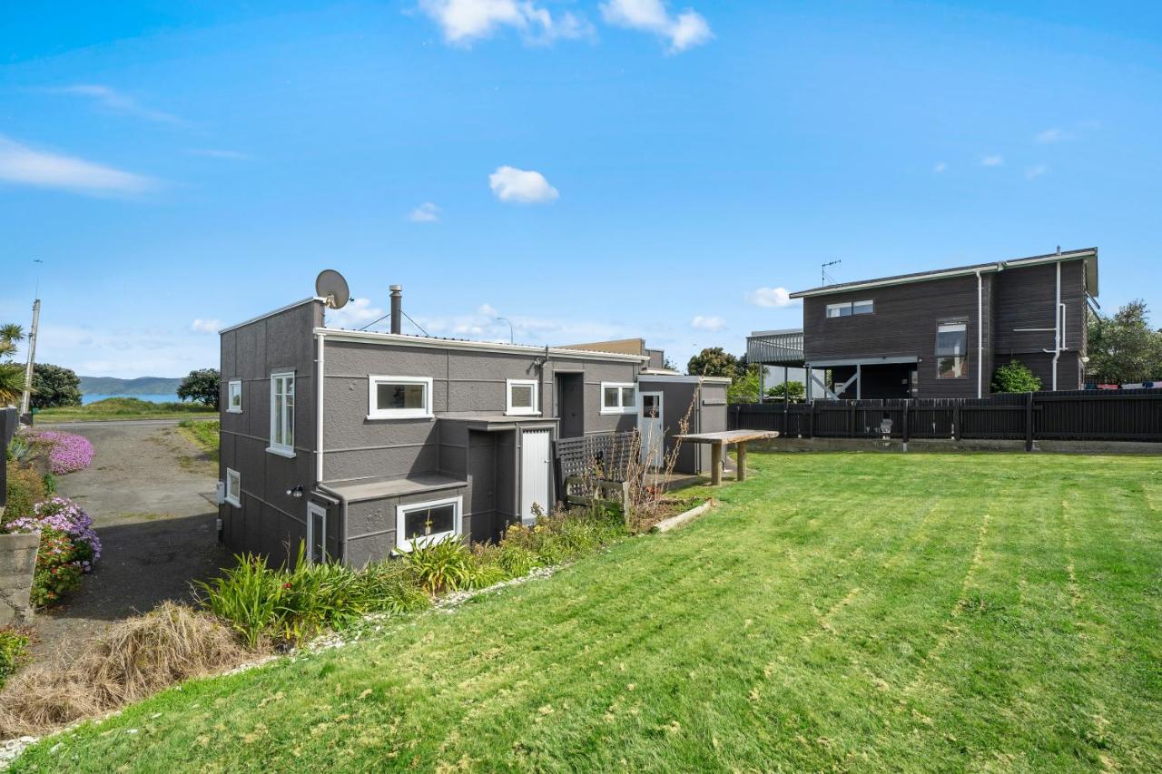 The Green Trout - Paraparaumu Beach Holiday Home Exterior foto