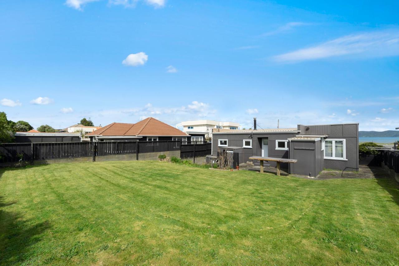 The Green Trout - Paraparaumu Beach Holiday Home Exterior foto