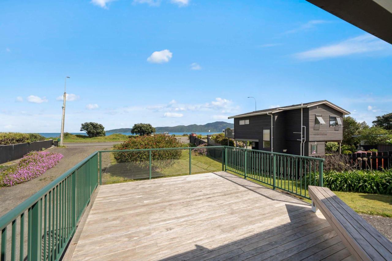 The Green Trout - Paraparaumu Beach Holiday Home Exterior foto