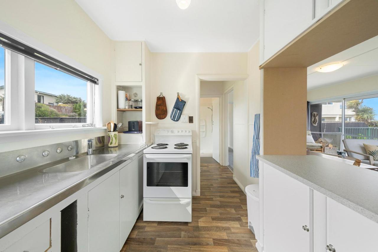 The Green Trout - Paraparaumu Beach Holiday Home Exterior foto